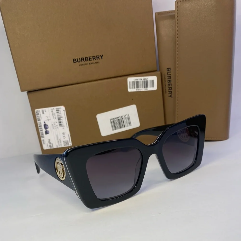 NEW Burberry BE4344 Daisy 300187 Black Dark Gray Square Women Sunglasses